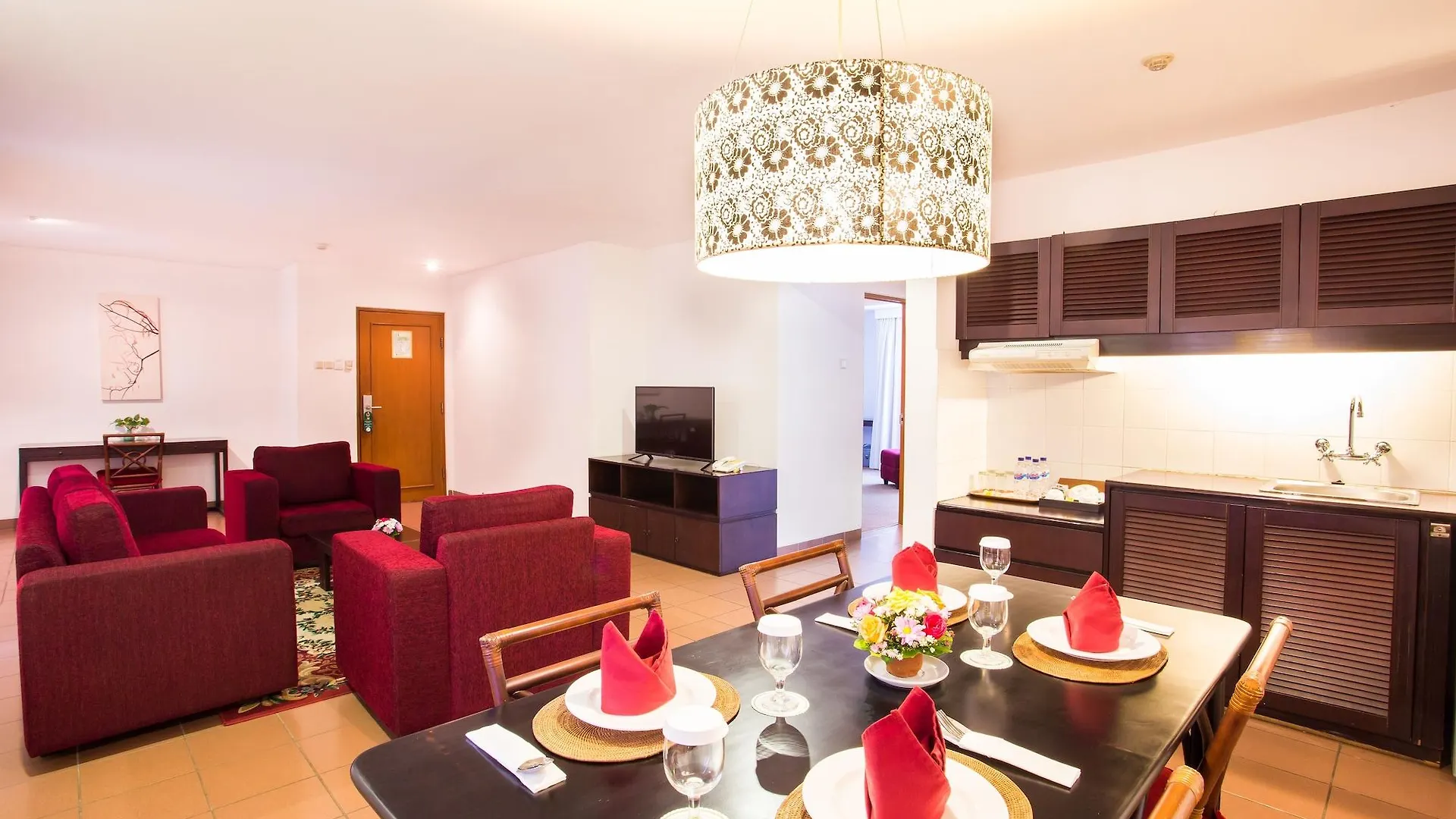 Plagoo Holiday Hotel Nusa Dua