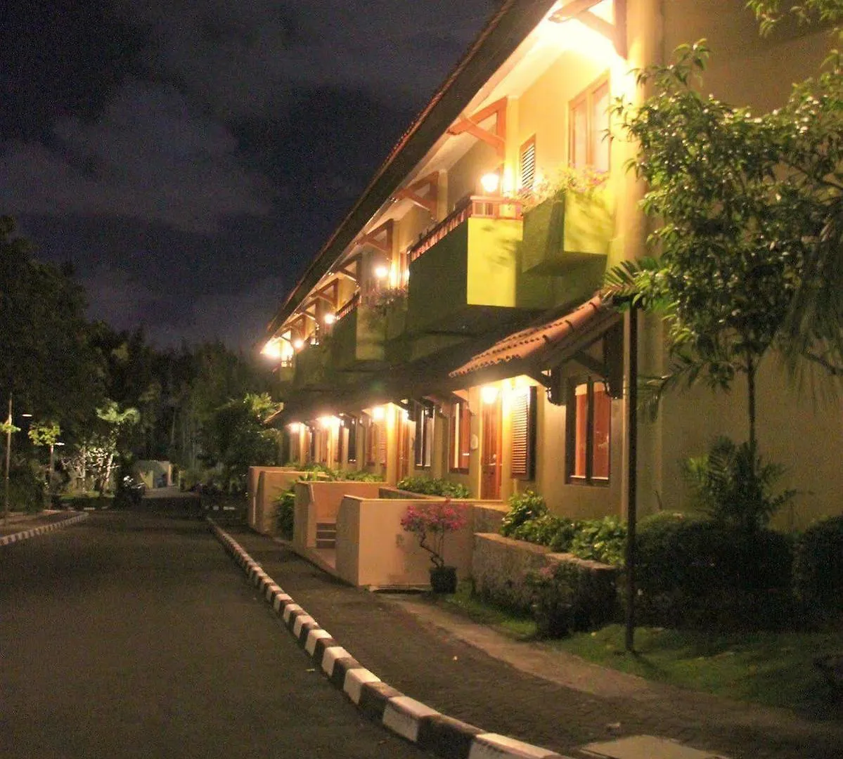 Plagoo Holiday Hotel Nusa Dua